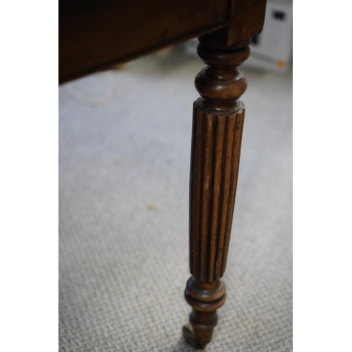 150 - A stunning antique dining table on castors & drawers to 2 sides. 127x118x65cm.