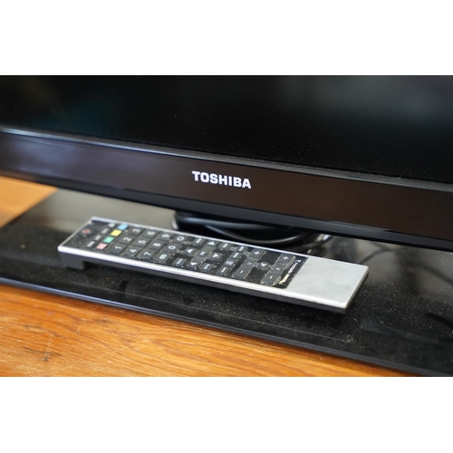 30 - A Toshiba T.V.