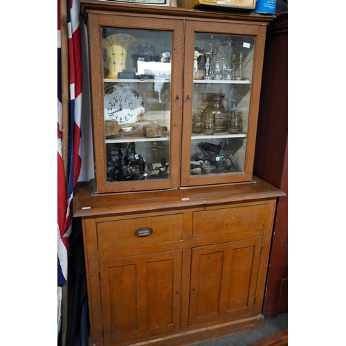 144 - A stunning antique Irish bookcase/dresser with scumble glaze, measuring 111x182x43cm.