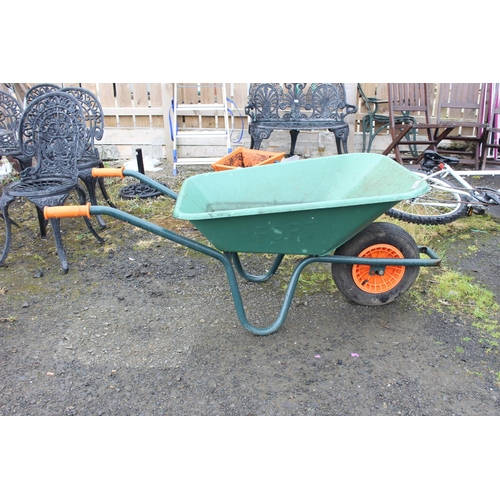 585 - A wheelbarrow,