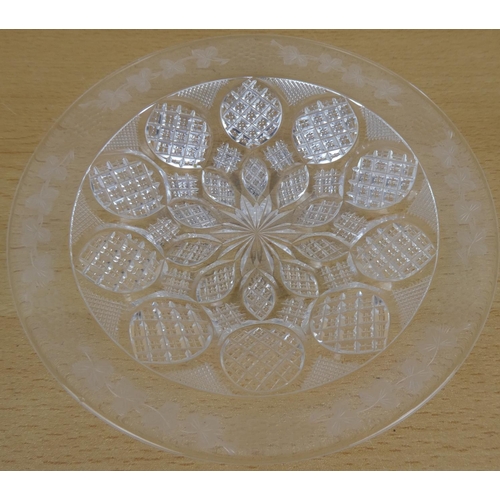 53 - A stunning vintage pressed glass and etched 'Shamrock' dish.