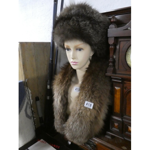 418 - A vintage fur hat and stole.