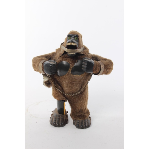 147 - A vintage 1950s Marx Mechanical clockwork Gorilla / King Kong. Approx  20cm.