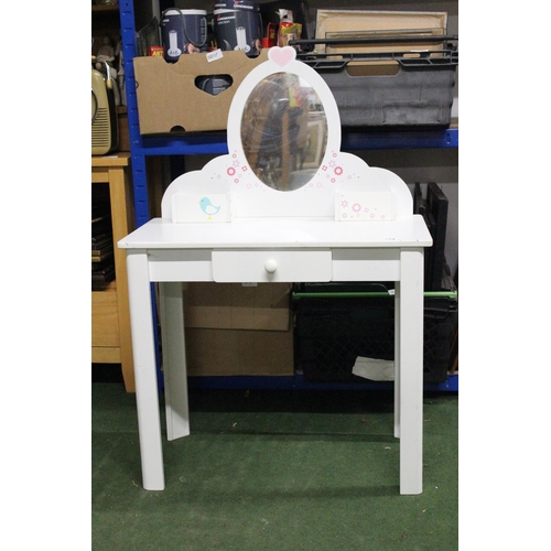 159 - A children's dressing table.