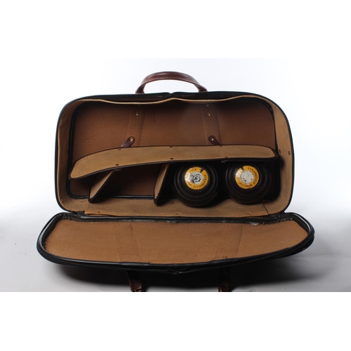 174 - A vintage leather doctors bag.