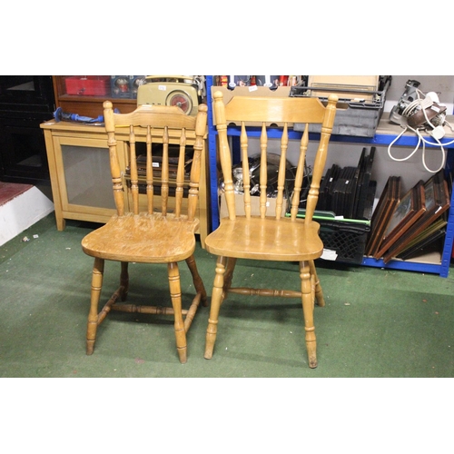 259 - 2 wooden kitchen chairs.