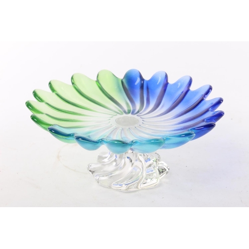 283 - A decorative coloured glass bowl. Approx 21cm dia.