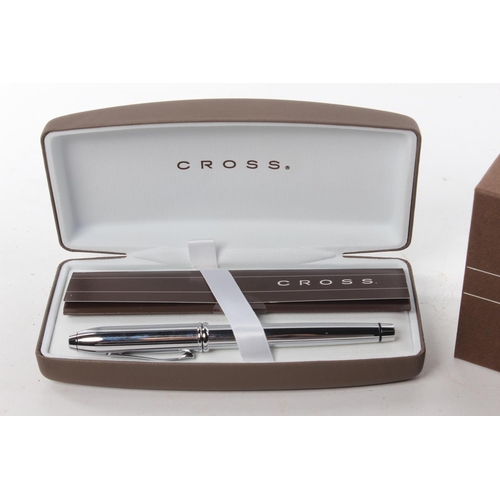 290 - A boxed Cross pen set.