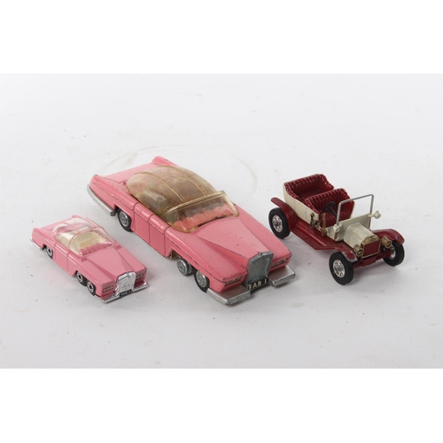 389 - 3 vintage diecast cars, to include 2 Thunderbird Fab 1'S.