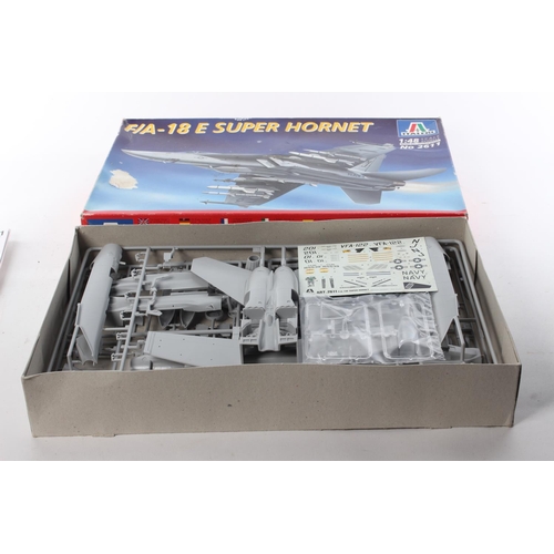 415 - A boxed Italeri F/A-18 E Super Hornet model kit.