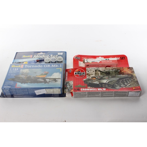 426 - 2 boxed model kits, to include Revell & Airfix.