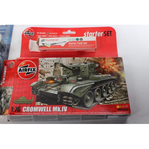 426 - 2 boxed model kits, to include Revell & Airfix.