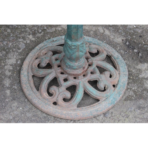 555 - A cast iron bird bath.