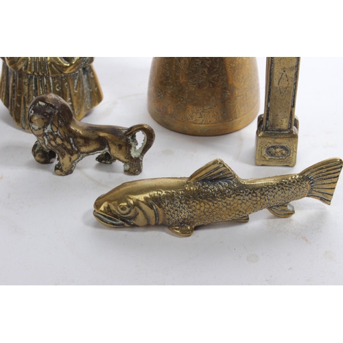 19 - An assortment of decorative brassware items.