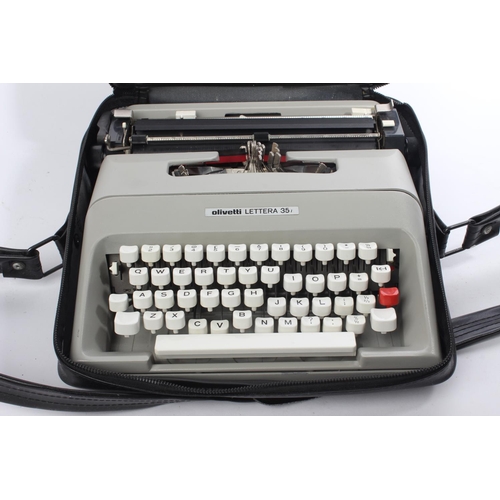 69 - A vintage cased typewriter.