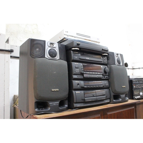 500 - An Aiwa sound system.