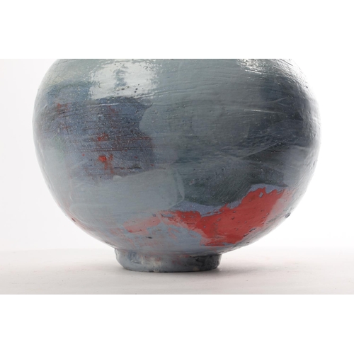 517 - A stunning studio pottery large pot, by local ceramicist, Adam Frew, measuring 23cm tall.