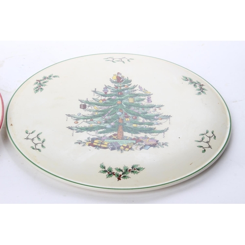 522 - A Spode & Masons Christmas themed plate.