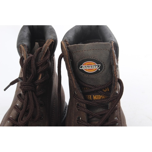 556 - A pair of Dickies size 7 work boots.