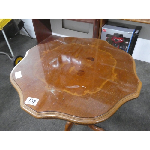 732 - A vintage occasional table with stunning inlaid details.