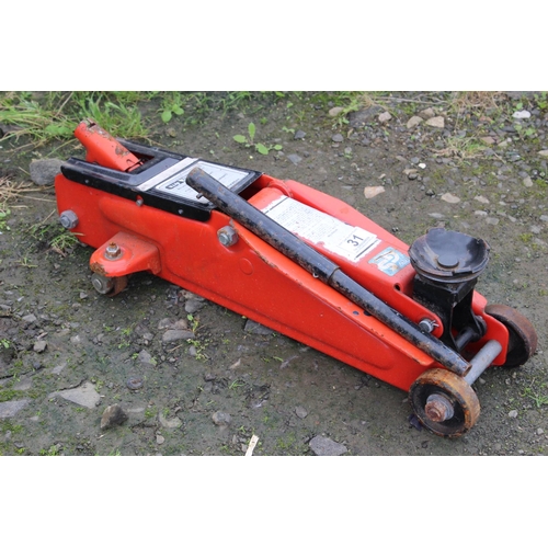 31 - A large trolley jack.