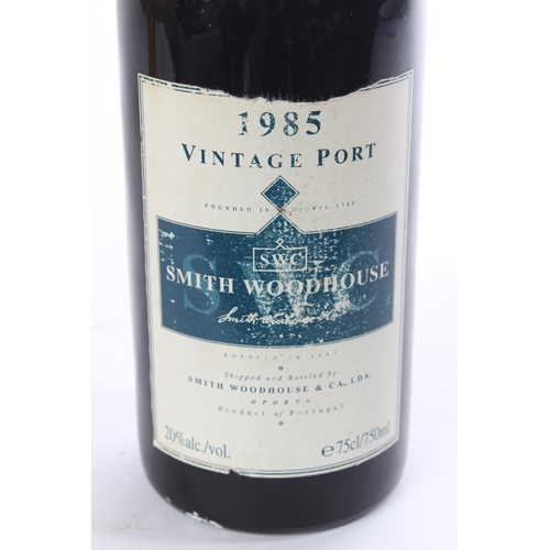 133 - A bottle of 750ml 1985 Smith Woodhouse vintage port.