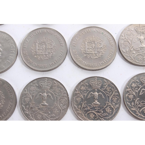 141 - A collection of 17 commemorative cCrown coins.