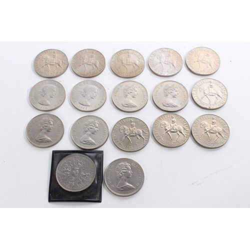 141 - A collection of 17 commemorative cCrown coins.