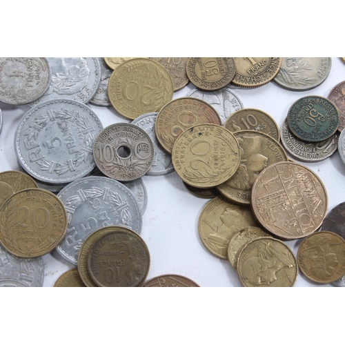 154 - A large assortment of vintage coinage.