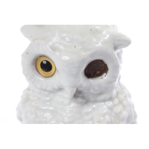 155 - An antique oil lamp base in the form of a White Owl by German maker Sitzendorf (a/f).