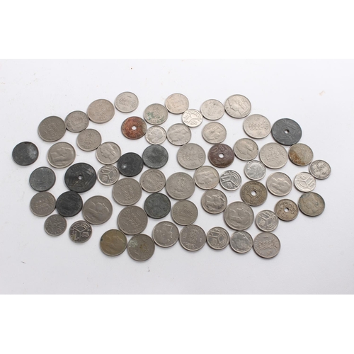 161 - An assortment of vintage coinage.