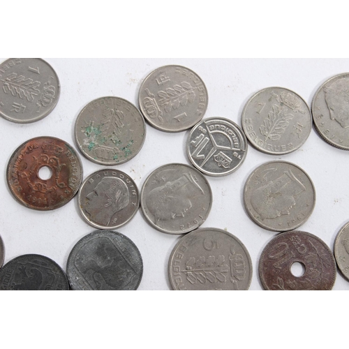 161 - An assortment of vintage coinage.