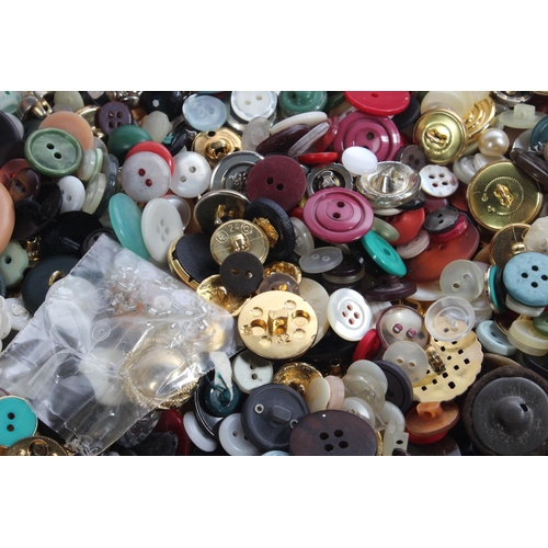 257 - A large lot of assorted buttons.