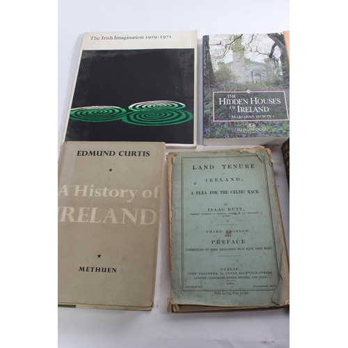 274 - A collection of Irish history books to include The History of Ulster, The Irish Imagination 1959 - 1... 