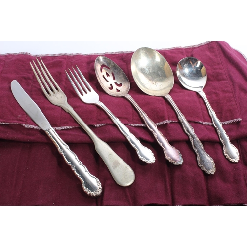 275 - A lot of assorted cutlery.