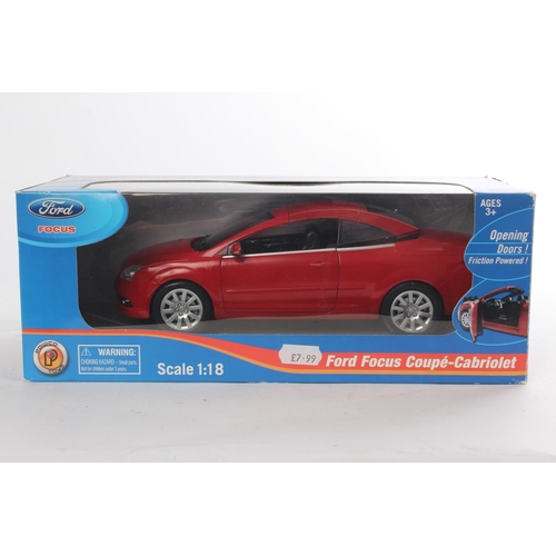 463 - A boxed Ford Focus Coupe - Cabriolet, scale 1:18.