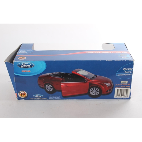 463 - A boxed Ford Focus Coupe - Cabriolet, scale 1:18.