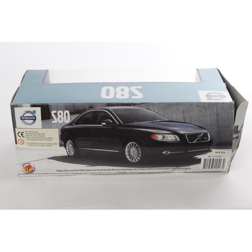 466 - A boxed Volvo S80, scale 1:18.