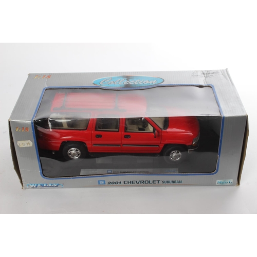 470 - A boxed Welly Collection 2001 Chevrolet Suburban toy car, scale 1:18.