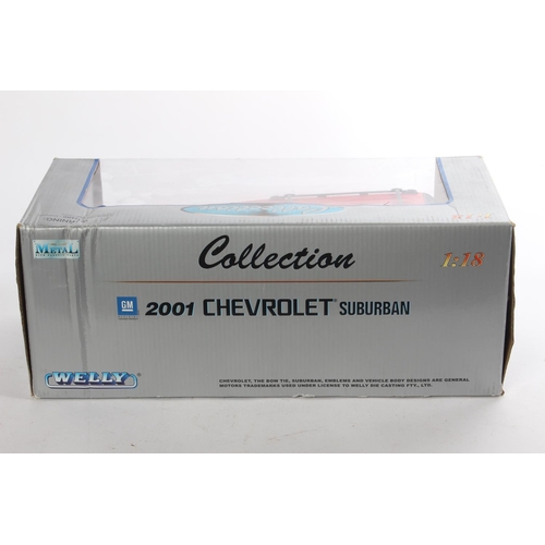 470 - A boxed Welly Collection 2001 Chevrolet Suburban toy car, scale 1:18.