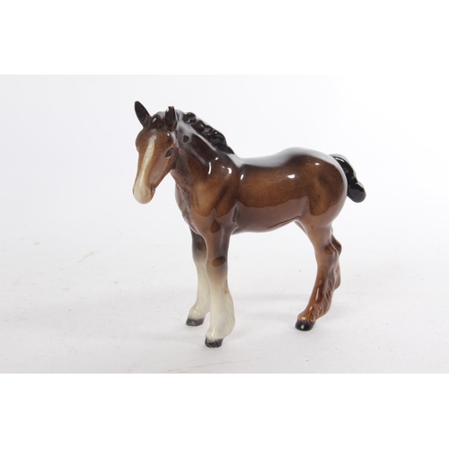 479 - A Beswick pottery foal ornament (a/f).