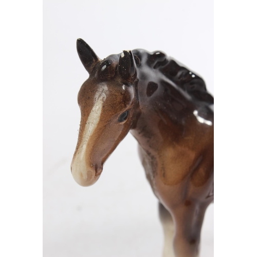 479 - A Beswick pottery foal ornament (a/f).