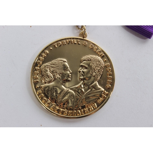 358 - A Torvill & Dean - Bolerg 25th Anniversary Tour souvenir medal.