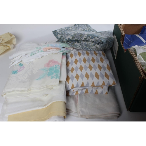 379 - A large lot of assorted linen.