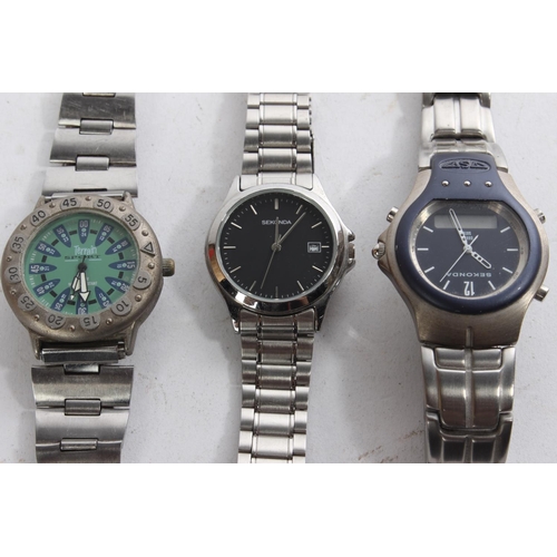 510 - A lot of three wristwatches including two examples by Sekonda (all need batteries).