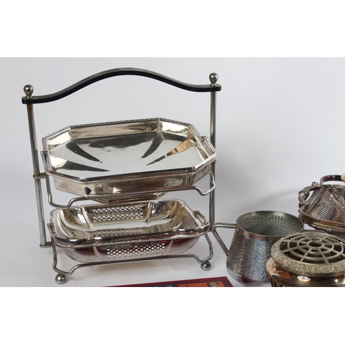 578 - A large lot of assorted plated ware to include a Walker & Hall swing handled dish, a boxed set of W ... 