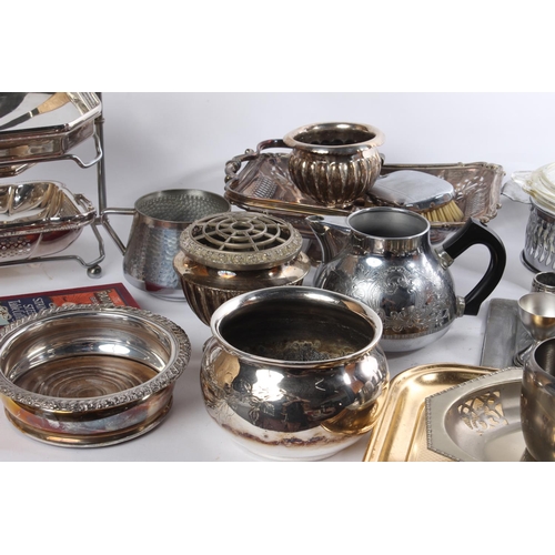 578 - A large lot of assorted plated ware to include a Walker & Hall swing handled dish, a boxed set of W ... 