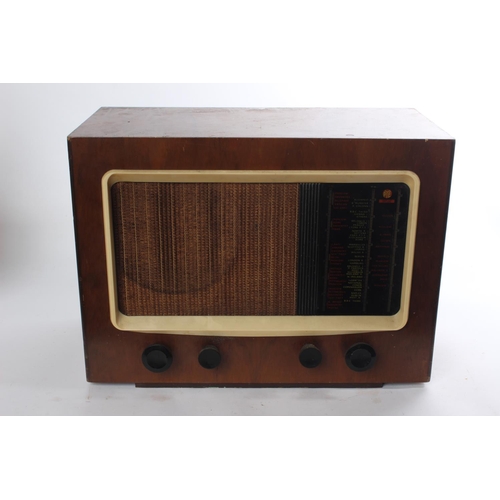 654 - A vintage PYE radio (untested).