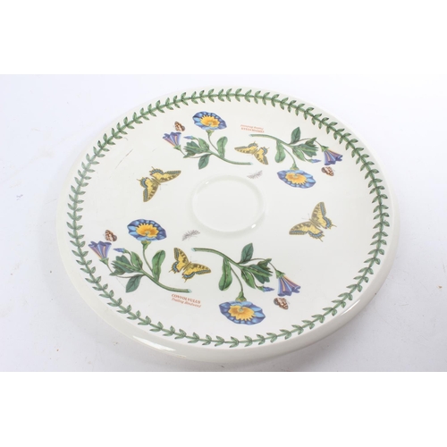 667 - A large Portmeirion serving dish, measuring 35cm.