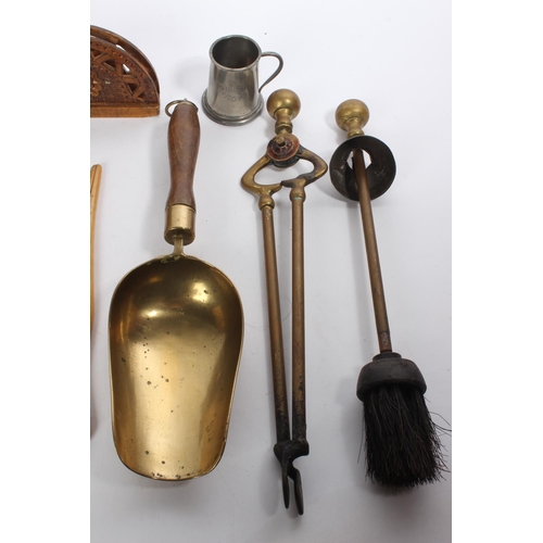 690 - A job lot to include a letter opener, glove stretchers, a brass ornament of horse and rider and lots... 